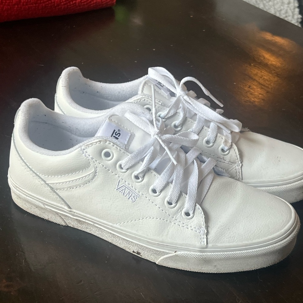 LIKE NEW VANS women’s size 9 white